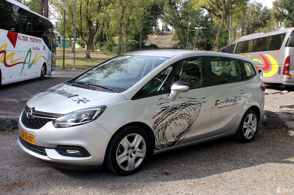 Тест-драйв Opel Zafira: «по-ихнему», по-семейному